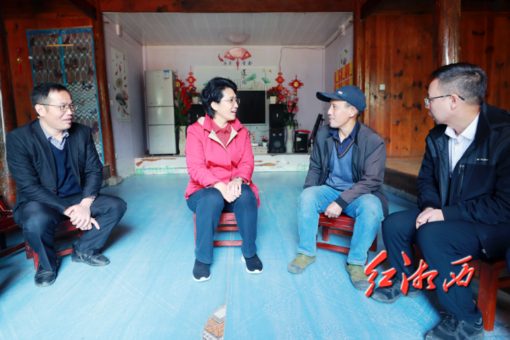 陈华在保靖开展“四下基层”调研时强调：做足茶旅融合文章 守住安全生产底线 走好新时代乡村振兴之路